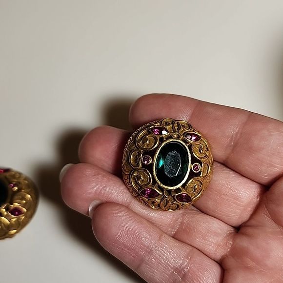 Vintage Style Dome Goldtone Clip On Earrings With Pink And Emerald Green Stones - Picture 2 of 5